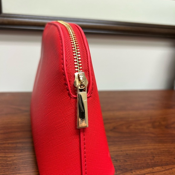 Carolina Herrera Red Women's Cosmetic Bag. - Picture 5 of 7